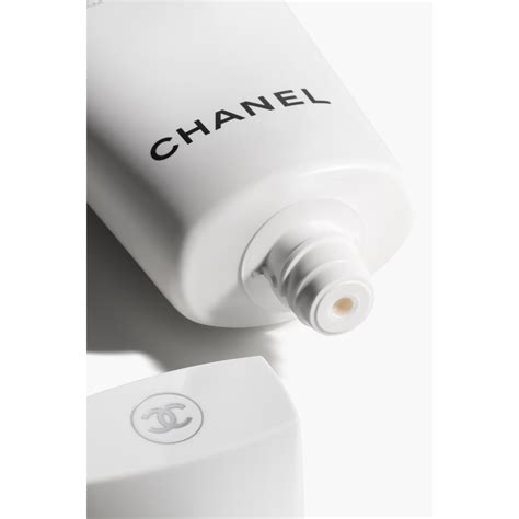 chanel le blanc 150ml makeup remover|chanel le blanc pearl.